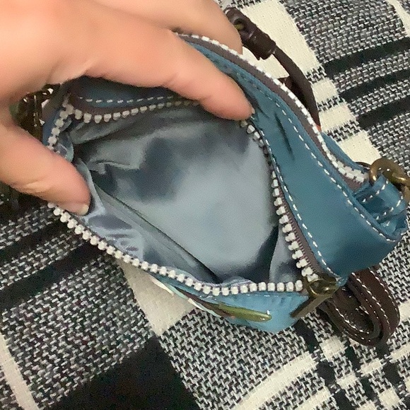 Chala nylon & vegan leather floral crossbody purse - Picture 5 of 10